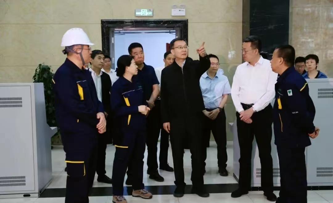 周波在盤錦調(diào)研時(shí)強(qiáng)調(diào) 堅(jiān)定不移推進(jìn)“減油增化”推動(dòng)石化產(chǎn)業(yè)轉(zhuǎn)型升級(jí)